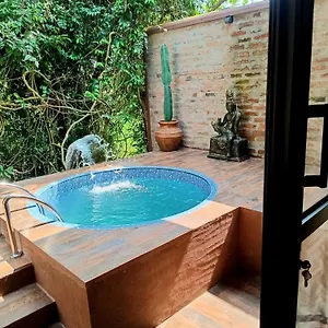 https://air-port-villa-kamatha.negombohotels.net